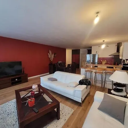De 90m² Situe Dans Le Vieux-lille. Apartment Lille