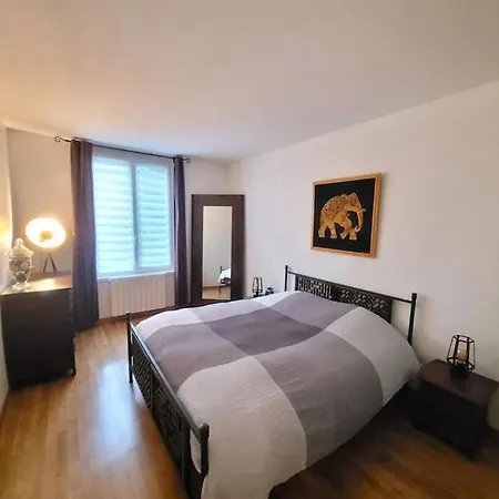 De 90m² Situe Dans Le Vieux-lille. Лилль