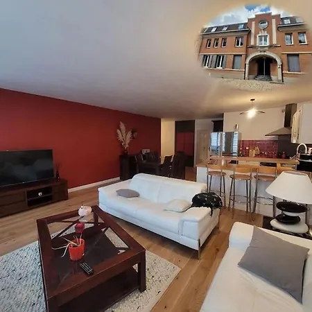 Apartment De 90m² Situe Dans Le Vieux-lille. *