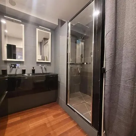 Апартаменты De 90m² Situe Dans Le Vieux-lille. Лилль