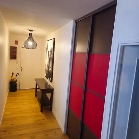 De 90m² Situe Dans Le Vieux-lille. Апартаменты