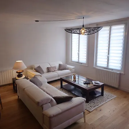 De 90m² Situe Dans Le Vieux-lille. Апартаменты Лилль