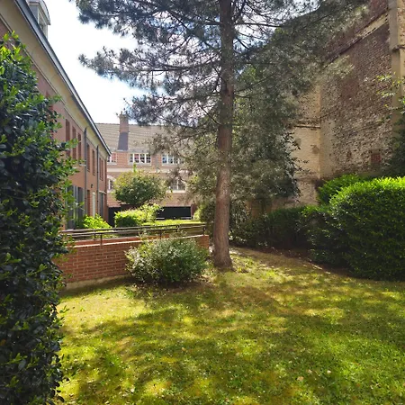 De 90m² Situé Dans Le Vieux-lille. * Lila