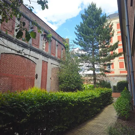 Apartamento De 90m² Situé Dans Le Vieux-lille. *